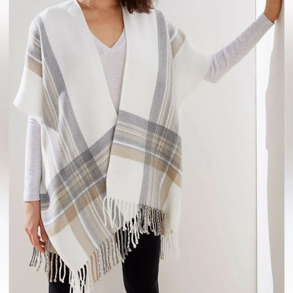 🎉5 for $45 🎉Loft Poncho Cover Up Plaid Women Size XS/S